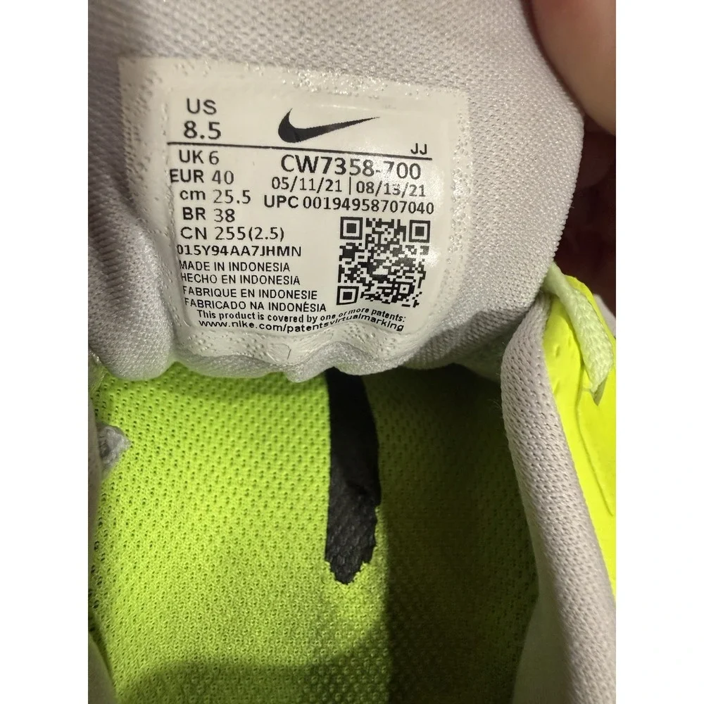 Nike Air Zoom Pegasus 38 (women's), colorway Volt/Light Lemon, size 8.5